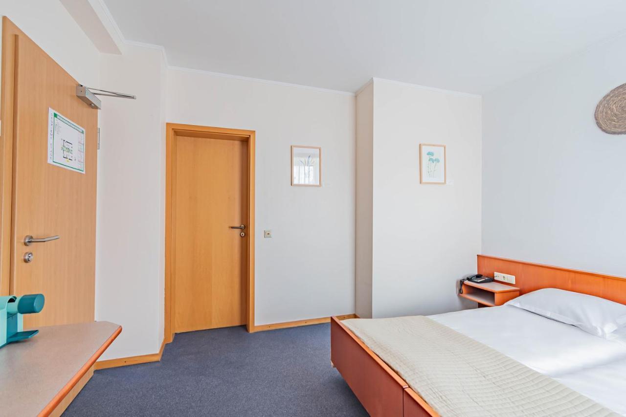Hotel Le Petit Poete 埃希特纳赫 外观 照片